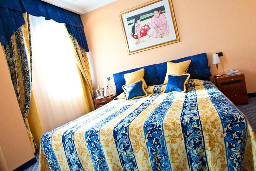 River Palace Hotel Atyraū Pokój zdjęcie