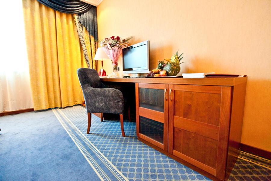 River Palace Hotel Atyraū Pokój zdjęcie